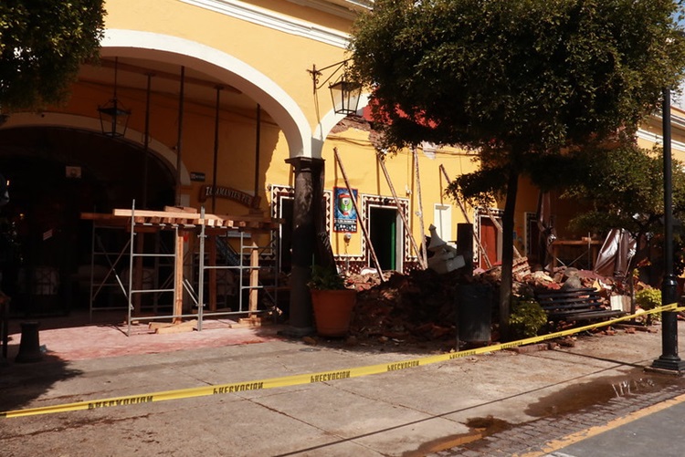 ORIGEN. En el sitio siniestrado se detectó una infiltración de agua y estructuras viejas. (Foto: Especial) 